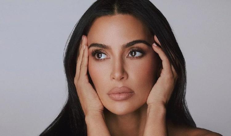 Kim Kardashian si píchala injekce s lososím spermatem, aby zůstala mladá: Šokující nový trend v oblasti krásy!